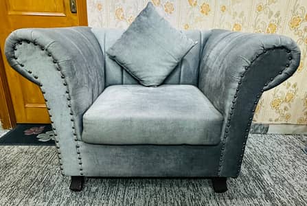 5 seater sofa with center table