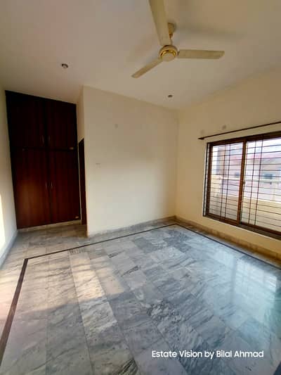 0321 86 10 688 Beautiful 11 Marla 4Bed 1stor 3car garage double kitchen double tv lounge