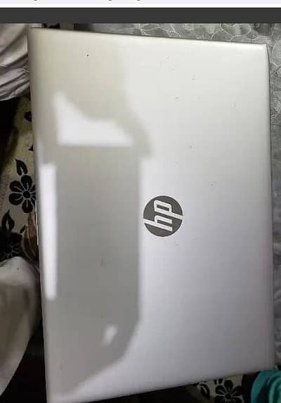 HP i-5, 8th gen, 256 NVME & 16 DDR4 & 500HHD