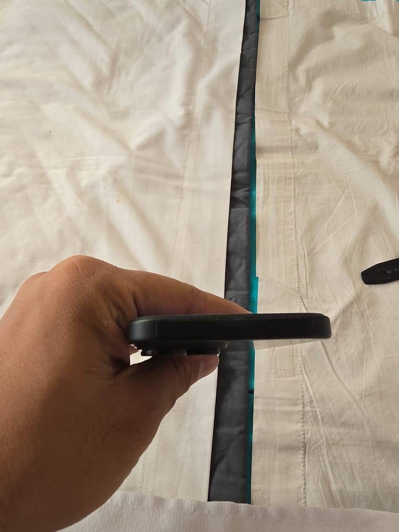 Iphone 15 box pack 1