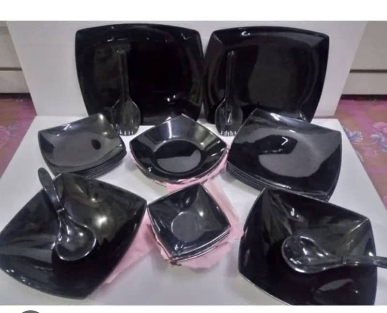 Black dinner set 0
