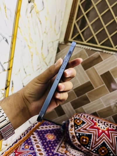 512 GB Ha 84% ha 10/10 phone ha AAA model ha Arabic total Genion