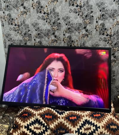 Haier LED 32 inch home used urgent sale need cash