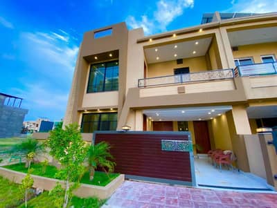 LUXURY 7 MARLA DESIGNER HOUSE FOR SALE