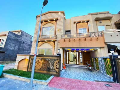 7 MARLA UNIQUE DESIGNER HOUSE FOR SALE