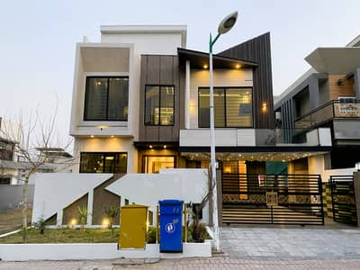 LOW COST 10 MARLA DESIGNER HOUSE WITH EXTRA LAND