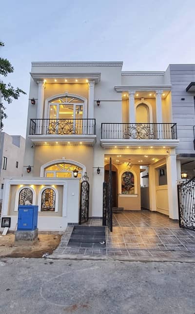 5 MARLA ELEGANT AND FULL FURNISHED SUPER HOT LOCATED BUNGALOW IS AVAILABLE IN THE BEST BLOCK OF DHA LAHORE.