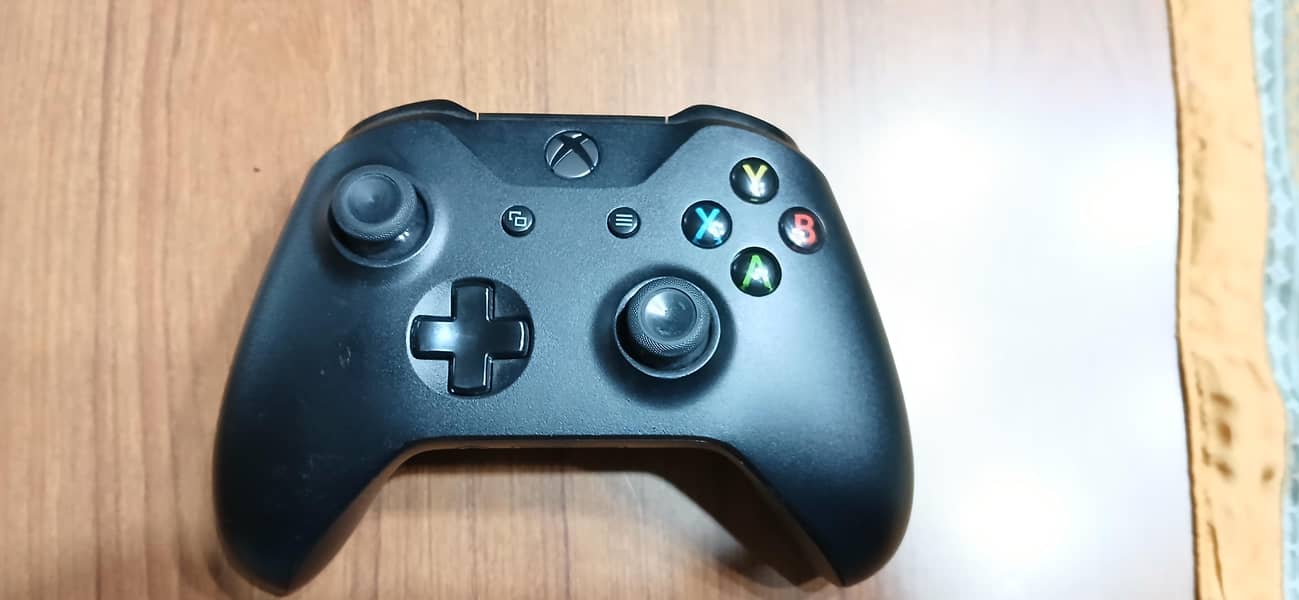 Xbox One S Controller 0