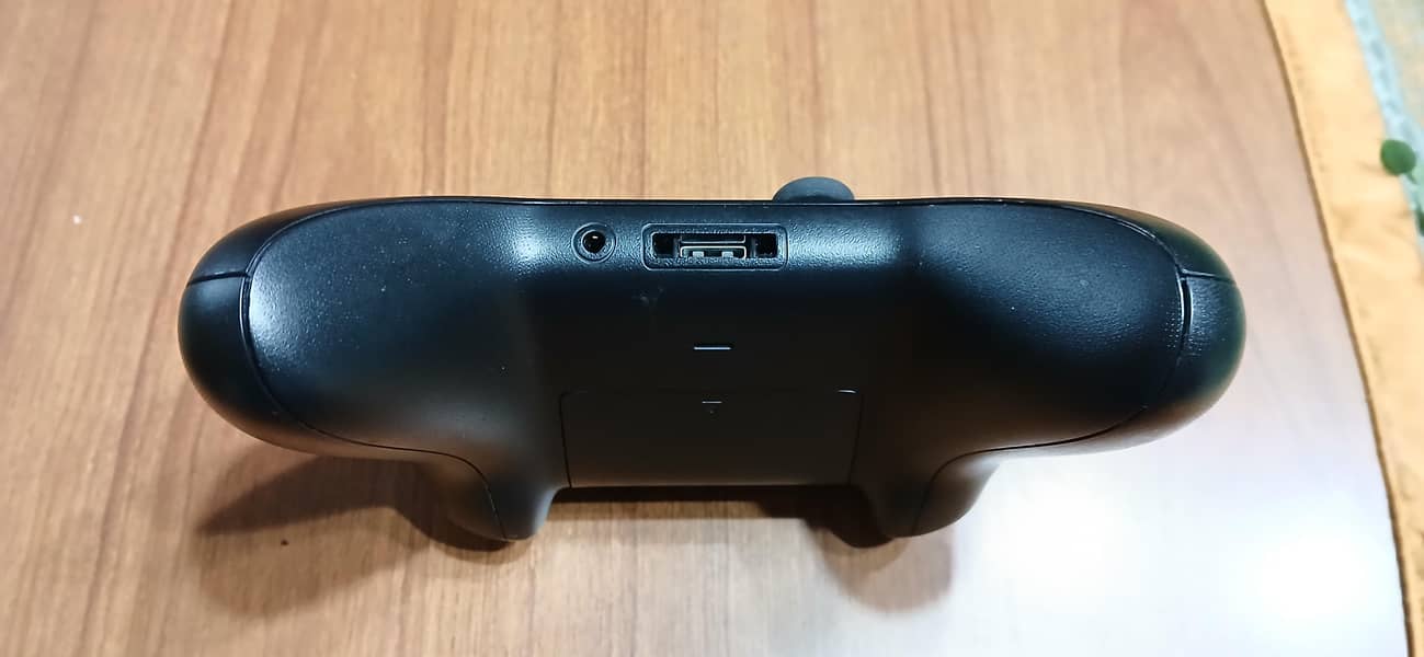 Xbox One S Controller 1