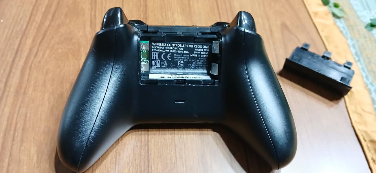 Xbox One S Controller 3