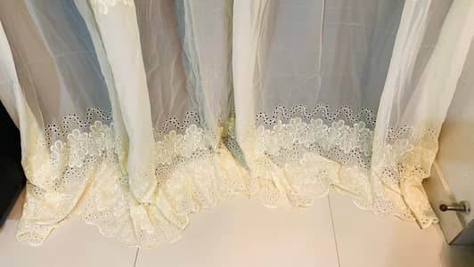 3 Chicken kari curtains