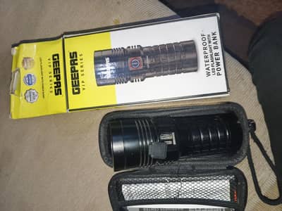 geepas light power bank