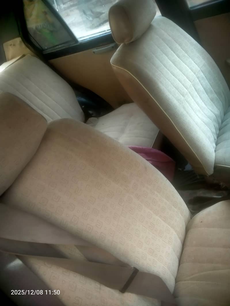 گاڑی اندر سے ٹوٹل انجن 100 پرسنٹ اوکے سپیکشن 3