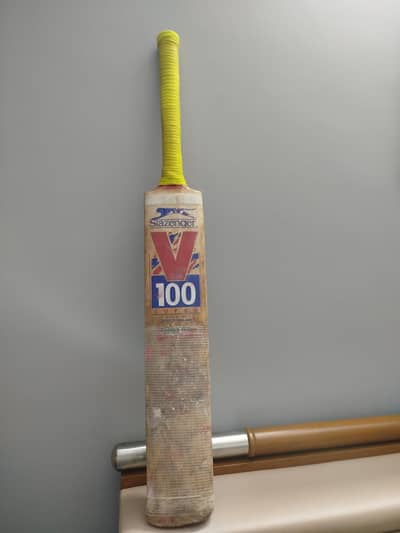 English Willow Hardball cricket bat