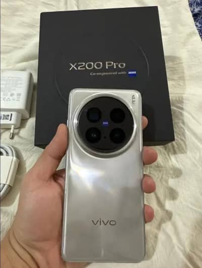 Vivo x200 pro PTA approved lush Condition WhatsApp 03253083754