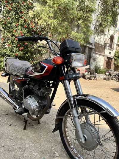 Honda CG125 model 2017 karachi no urgent sell