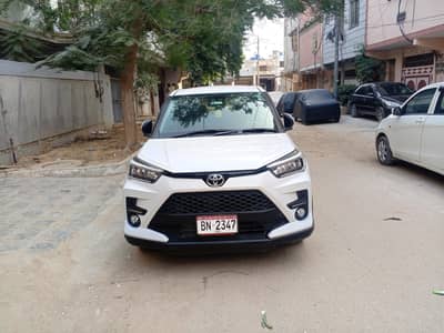 Toyota raize Z 2020 Top of the line 5 Grade