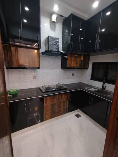 6 mrla VIP portion for rent in Saroba garden main ferozpur road