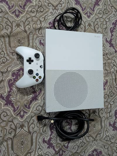 XBox One X (500GB) with Controller ( Islamabad)