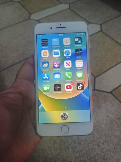 Iphone8 plus 64 gb Read add