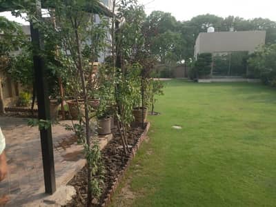 1 Kanal Beautiful & Well Maintained Farm House For Sale.