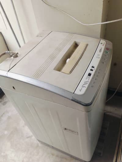 Dawlance Automatic Washing Machine – Large Capacity, Minor Issue