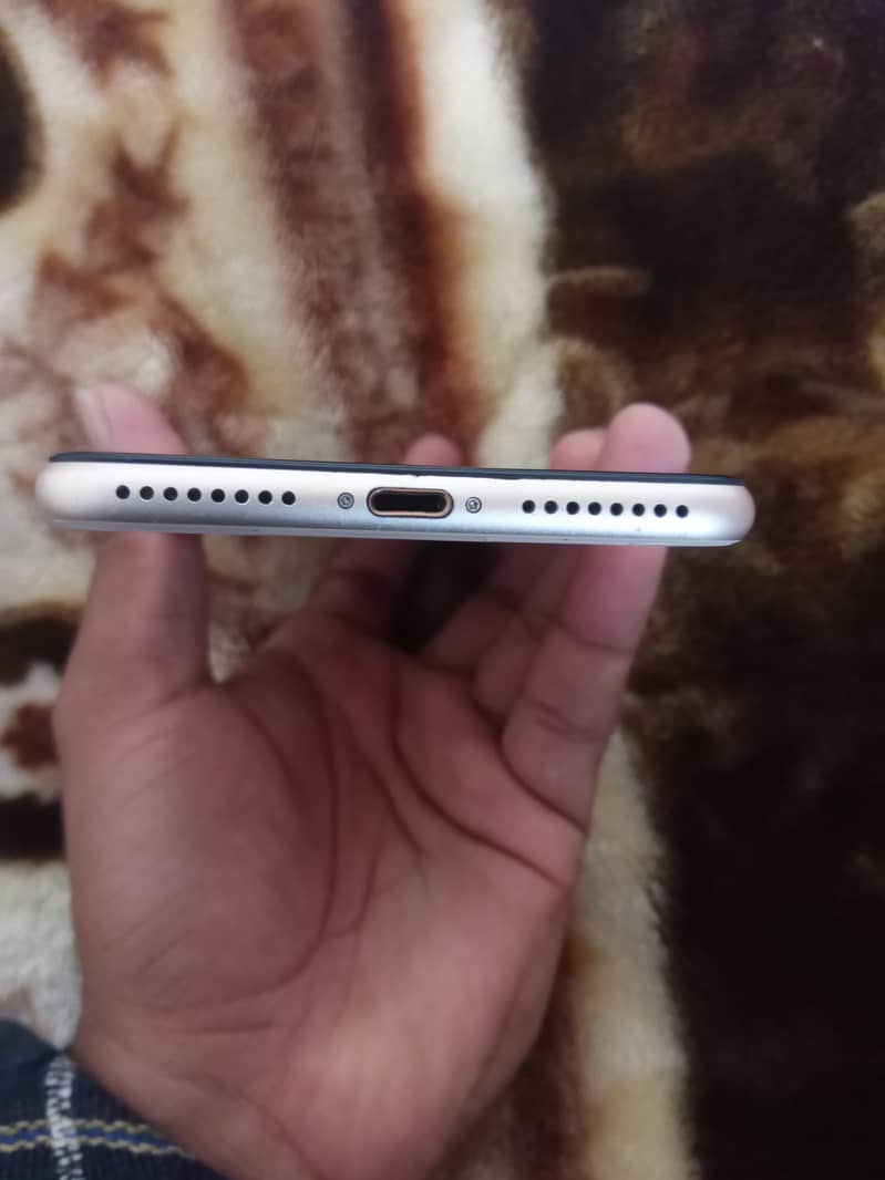 Iphone 8 pluse ( 64GB ) No Behs Plz 5