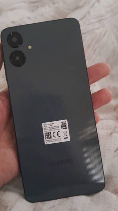 samsung A06 64 GB with complete box Under warantee