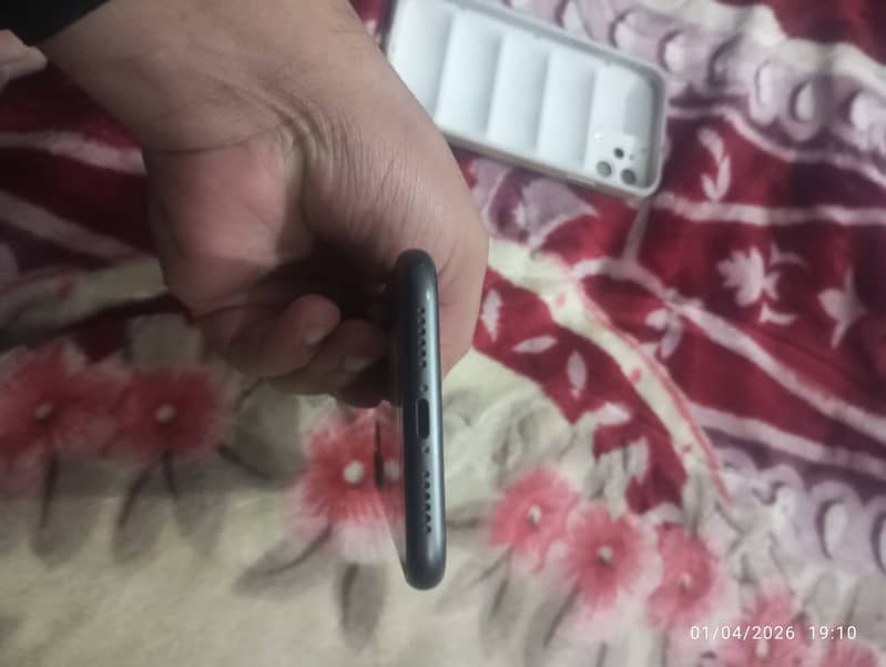 IPHONE 11 1