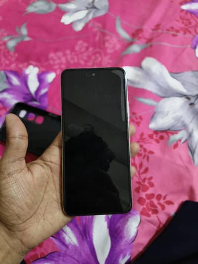Infinix hot 60i  6+4 gb / 128gb