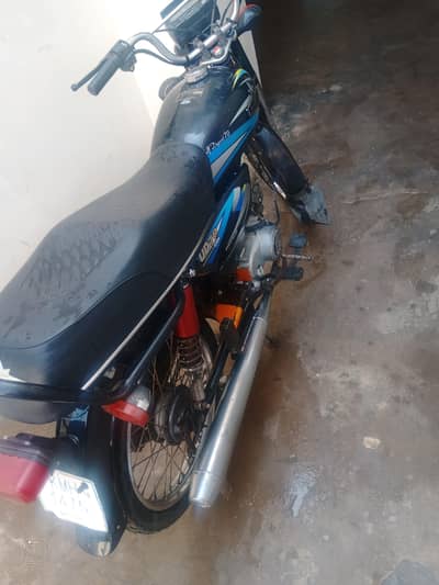 koi Kam nai hai all ok 1st owner contact 03032193086