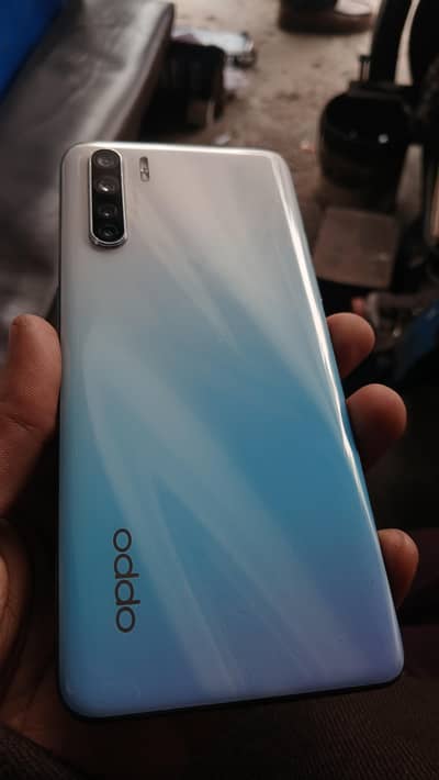 OPPO F15 8GB / 128GB