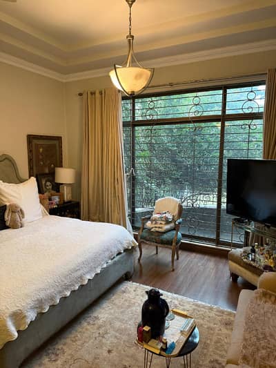 2 KANAL LUXURY CORNER HOUSE FOR RENT