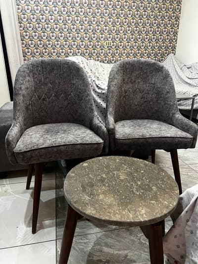 Coffee table with 2 chairs