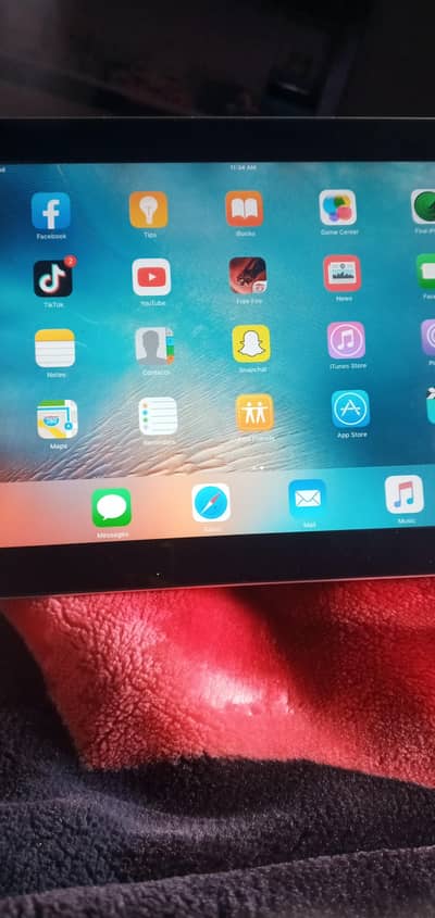 Exvhange with mobile phone i pad 4 hai 16 gb