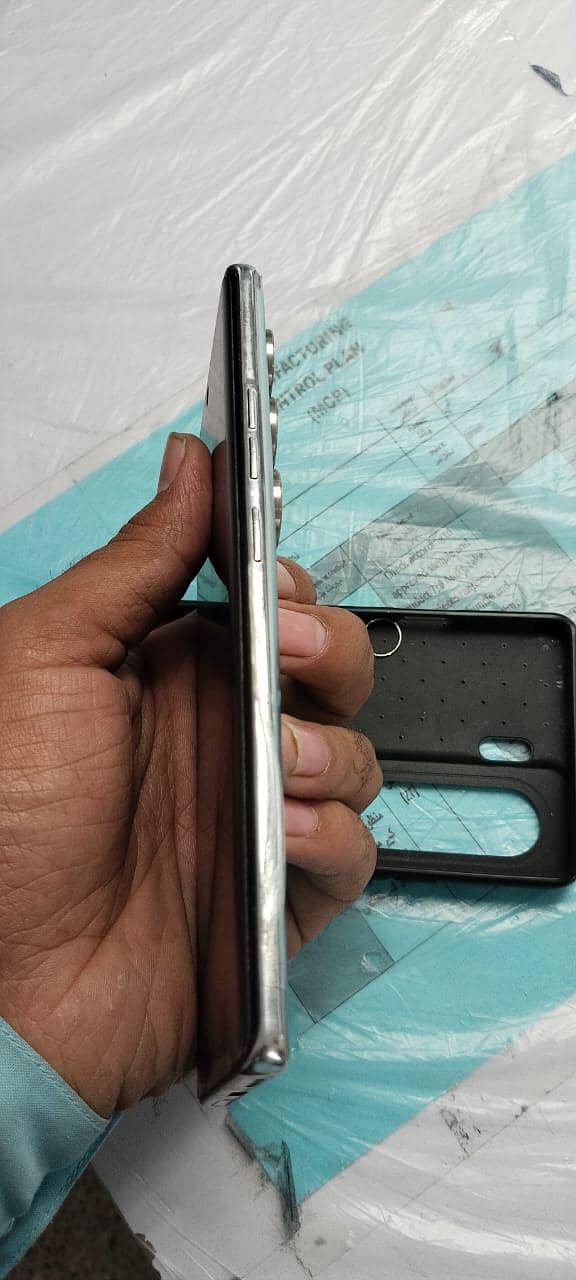 Tecno camon 40 pro 2