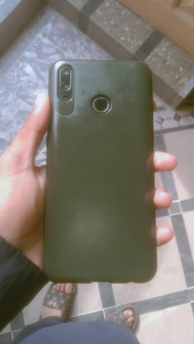 i am selling my phone huewai y9 2019