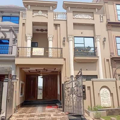 Prime Location 5 Marla House In Park View City - Jade Block For Sale At Good Location