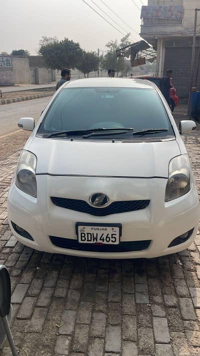 vitz 1300cc and its one of the Cleanest Army officer car