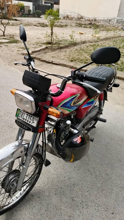 United cd 70cc  2016 model A one condition  phone No. 03436847769