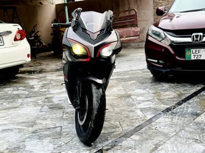 Kawasaki ninja elegant heavy bike 250 cc