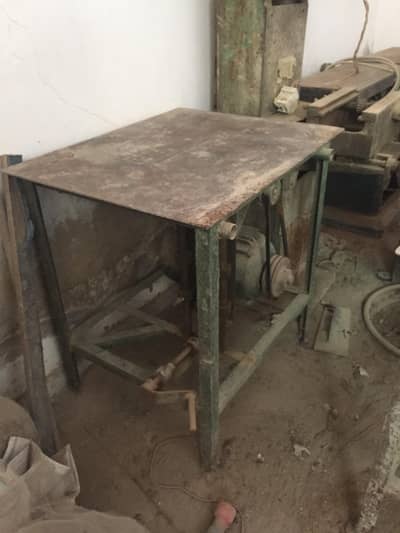 Heavy Duty Metal Body Wood Cutting Table