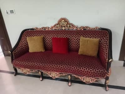 Red and gold pattern sofa contact on 03330444265