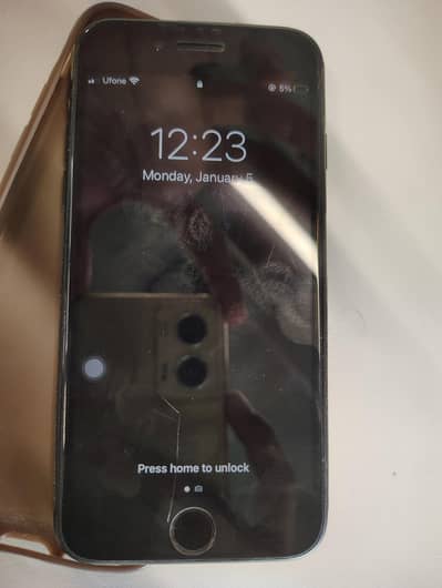 Iphone 7 Mint Condition - With Complete Accessories