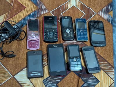 old mobiles sare working main hain non pta Hain Kisi main sim chal rhi