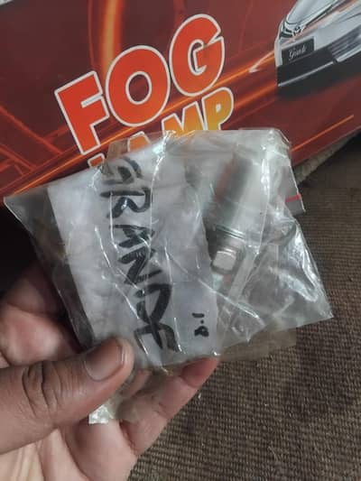 GRANDEE OR CIVIC K GENIUNE PLUGS NEW