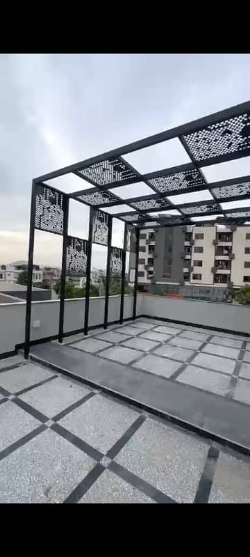 10 marla beautiful house available for sale