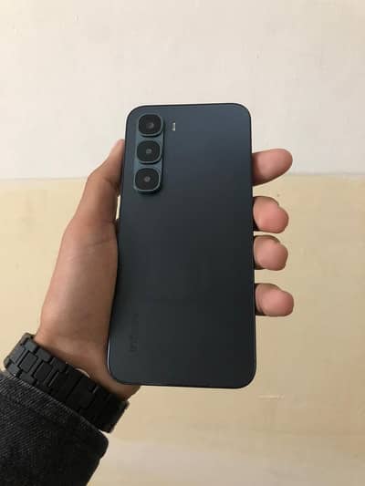 Infinix hot 60 pro 16 128Gb 8 months warranty hai pta approved