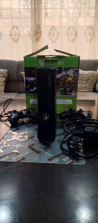 Xbox 360 Slim 100 games