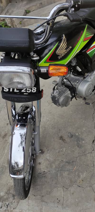 Tottal jenioun bike no need any work just by and drive